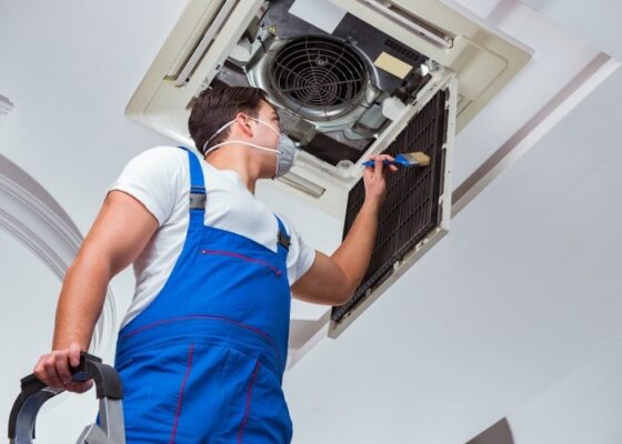 Tháp lắp máy lạnh