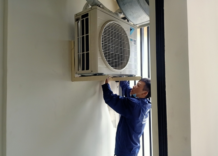 Tháp lắp máy lạnh